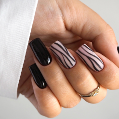 Alternative view of YOSHI - ESSENCE n.605 - WOMAN IN BLACK - 6ml