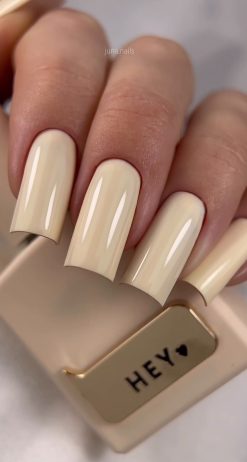 HEY LOVE - GEL POLISH - CANNOLI CREAM - 15ml