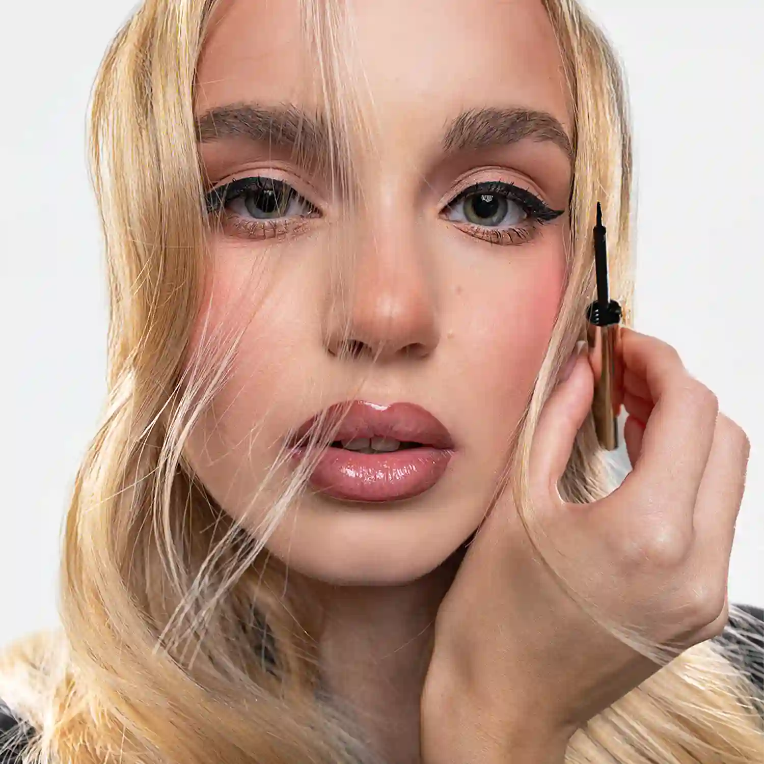 CLARESA - LIQUID EYELINER CREATOR - WATERPROOF - immagine 4